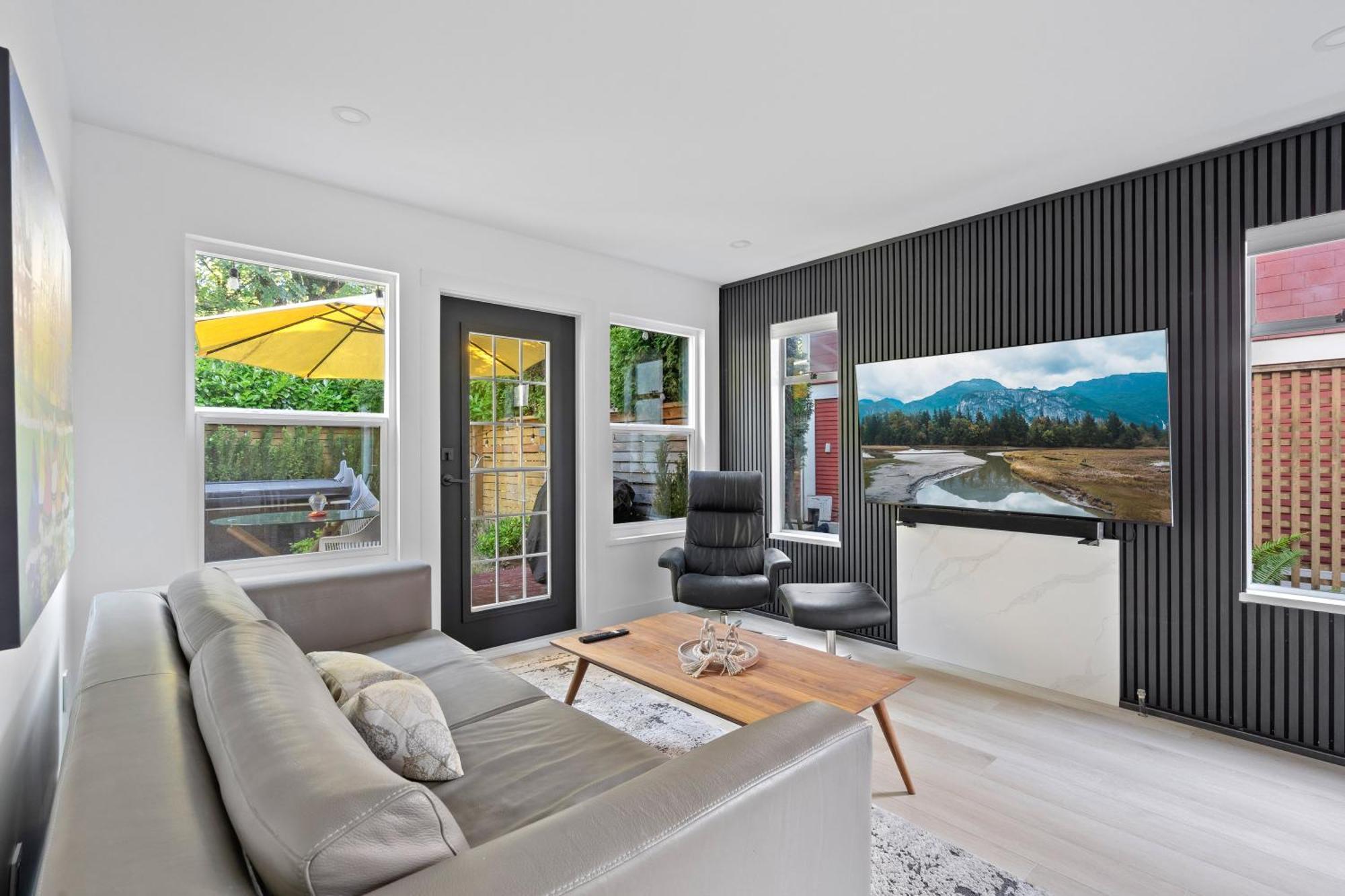 Modern Kitsilano 2 Bedroom Home With A Hot Tub Vancouver Exterior photo