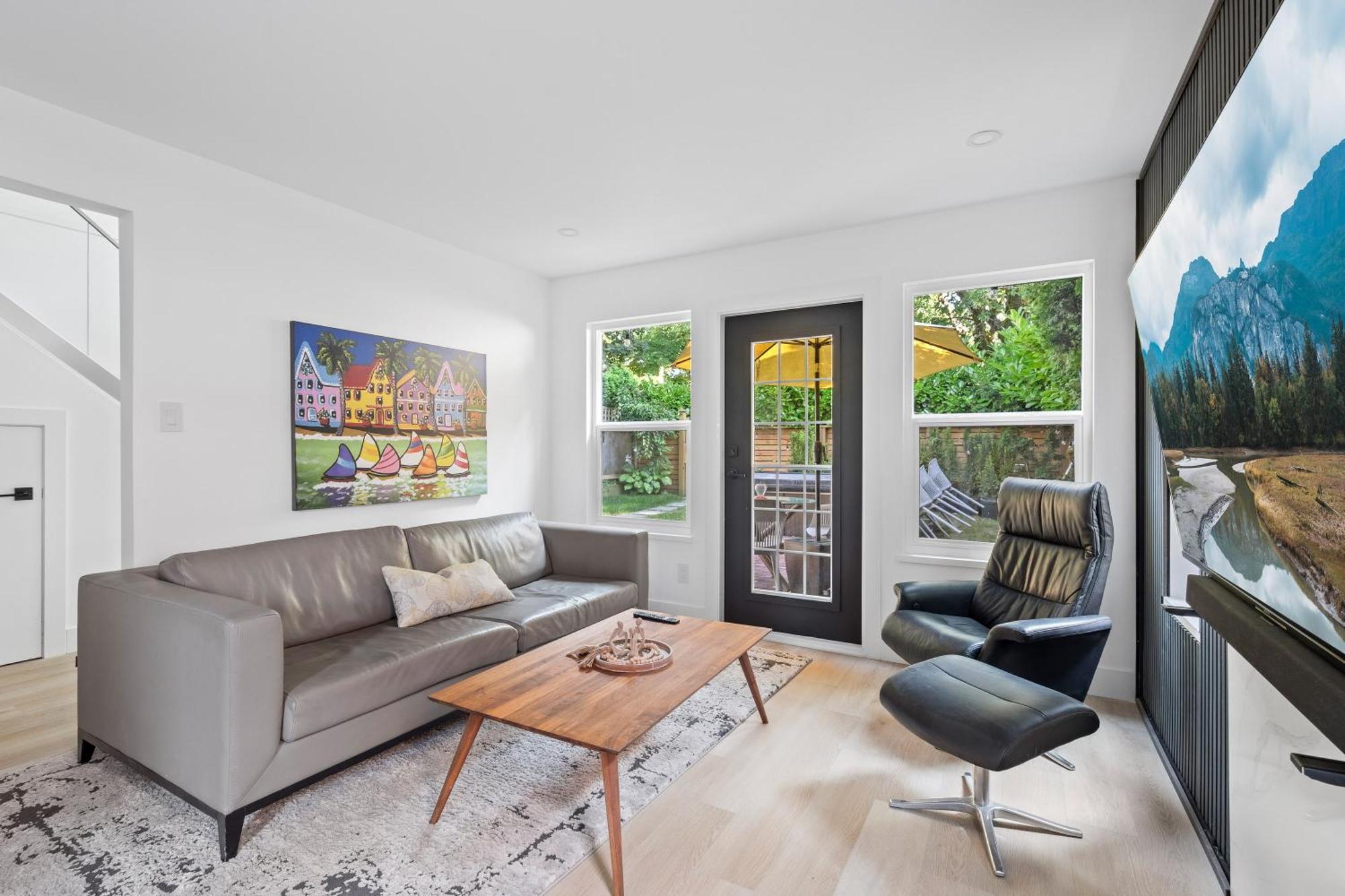 Modern Kitsilano 2 Bedroom Home With A Hot Tub Vancouver Exterior photo