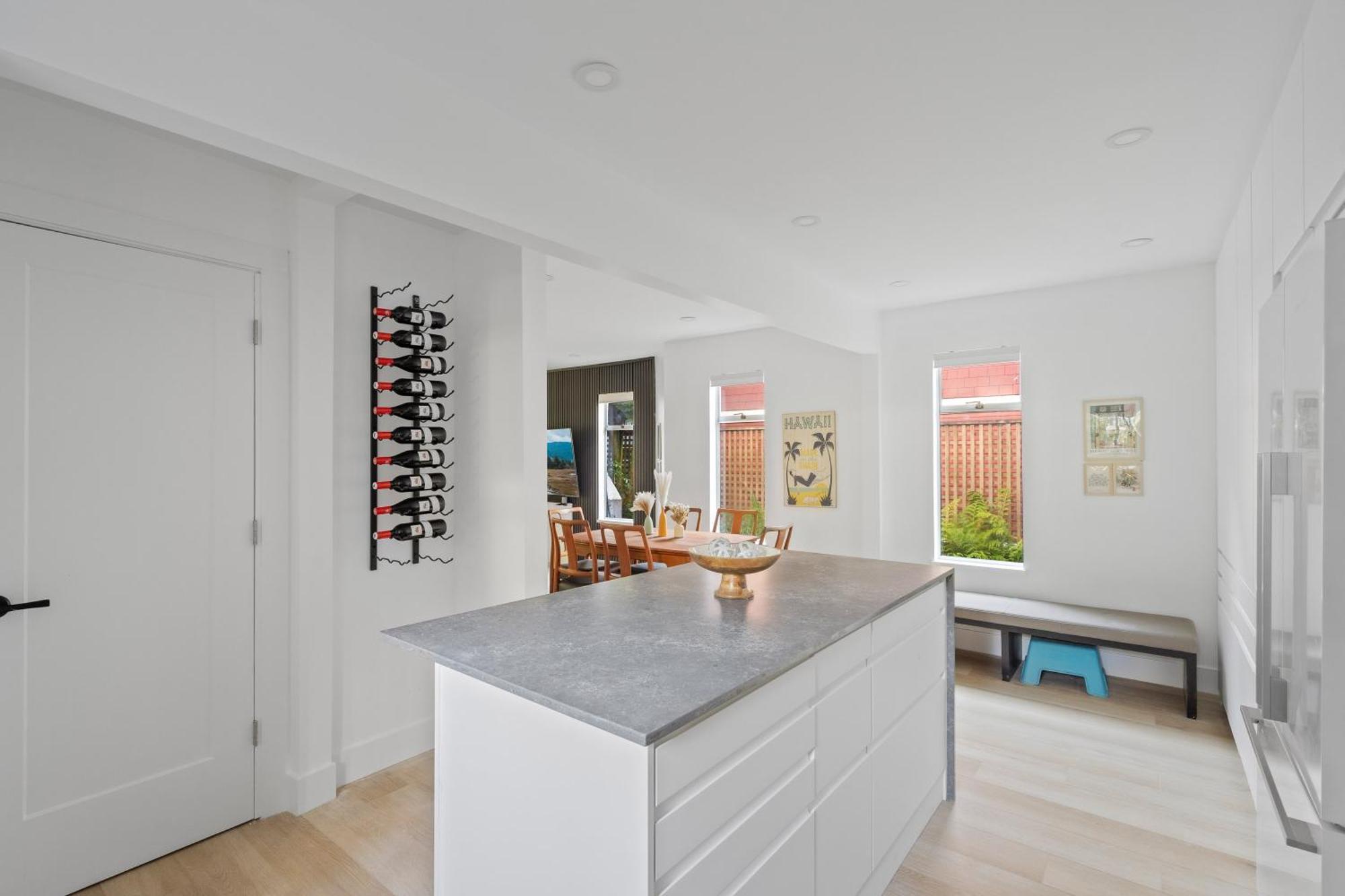 Modern Kitsilano 2 Bedroom Home With A Hot Tub Vancouver Exterior photo