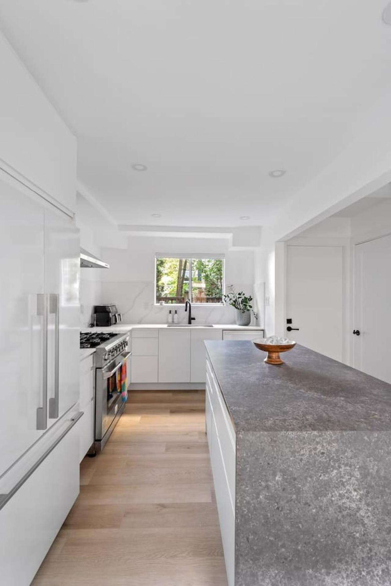 Modern Kitsilano 2 Bedroom Home With A Hot Tub Vancouver Exterior photo
